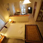 Paraliako Κaterina Lakefront - Biker Friendly Hotel 3* קסטוריה