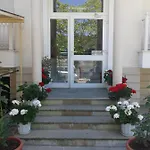 Paraliako Κaterina Lakefront - Biker Friendly Hotel קסטוריה
