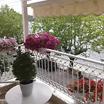 Paraliako Κaterina Lakefront - Biker Friendly Hotel