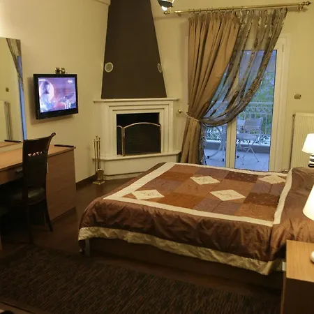 Paraliako κaterina Lakefront - Biker Friendly Hotel Kastoria