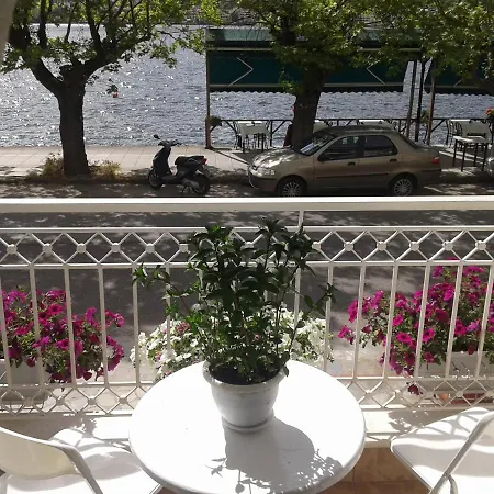 Paraliako κaterina Lakefront - Biker Friendly Hotel Kastoria