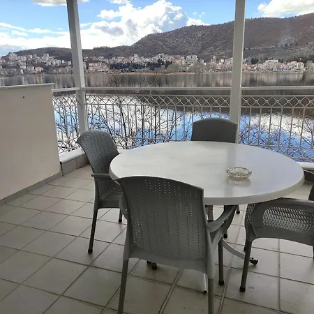 Paraliako κaterina Lakefront - Biker Friendly Kastoria