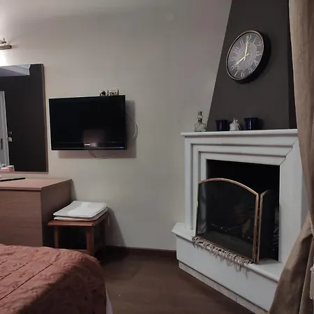 Paraliako Κaterina Lakefront - Biker Friendly Hotel