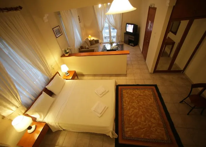 Paraliako Κaterina Lakefront - Biker Friendly Hotel 3* Καστοριά