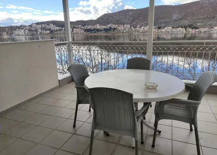 Paraliako Κaterina Lakefront - Biker Friendly Hotel Καστοριά