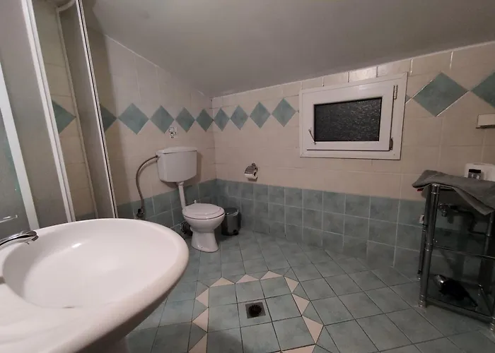 Paraliako Katerina & - Biker Friendly קסטוריה